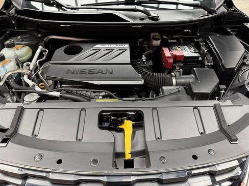 Used 2022 Nissan Rogue SV w/ SV Premium Package image 27