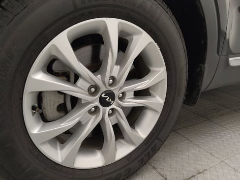 Used 2022 Kia Telluride LX FWD image 31