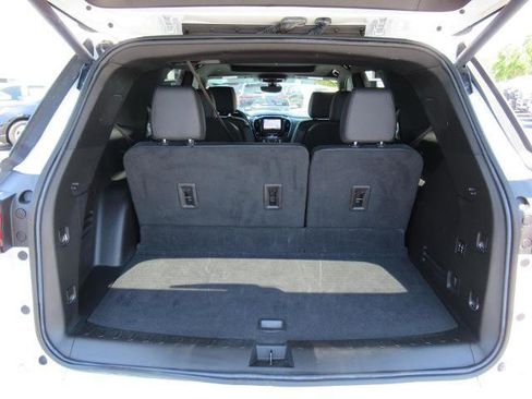 Used 2023 Chevrolet Traverse High Country FWD image 36