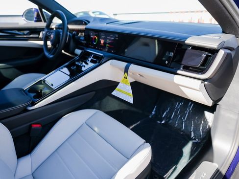 New 2026 Porsche Panamera image 27