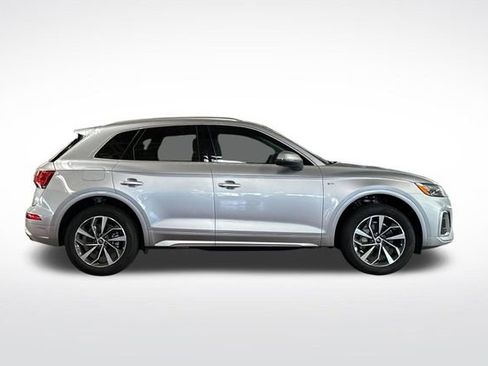 Used 2023 Audi Q5 2.0T Premium w/ Convenience Package AWD/4WD image 3