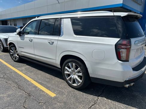 Used 2022 Chevrolet Suburban High Country AWD/4WD image 5