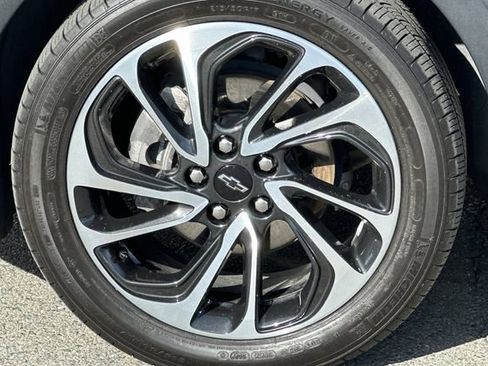 Used 2023 Chevrolet Bolt EUV Premier w/ Sun & Sound Package image 25