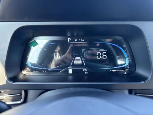 Certified 2025 Hyundai Elantra Sport image 18