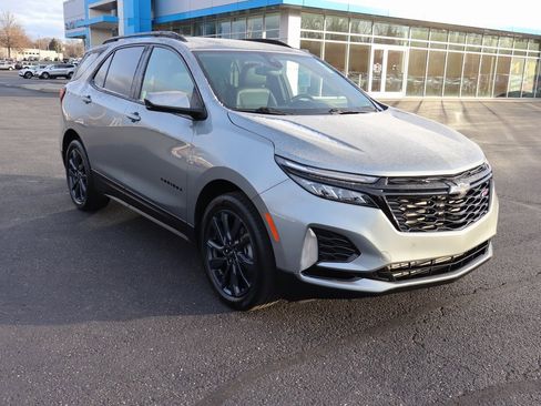 Used 2024 Chevrolet Equinox RS image 2