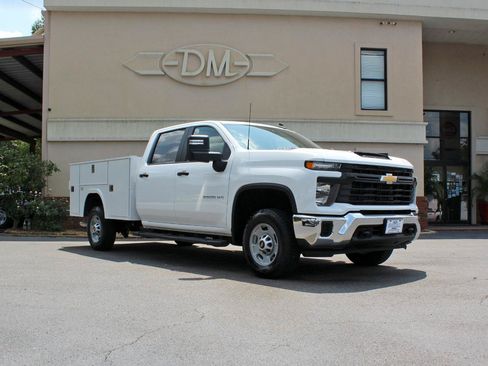 Used 2024 Chevrolet Silverado 2500 W/T w/ WT Convenience Package AWD/4WD image 5