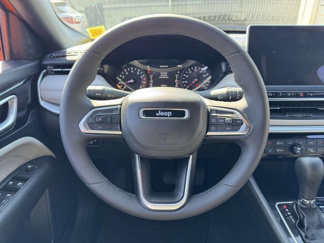 Used 2026 Jeep Compass Limited AWD/4WD image 21