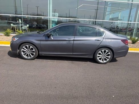 Used 2015 Honda Accord Sport image 2