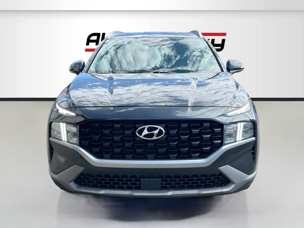 Used 2023 Hyundai Santa Fe SEL FWD image 2