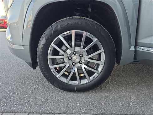 New 2026 GMC Terrain Denali w/ LPO, Black Badging Package image 29