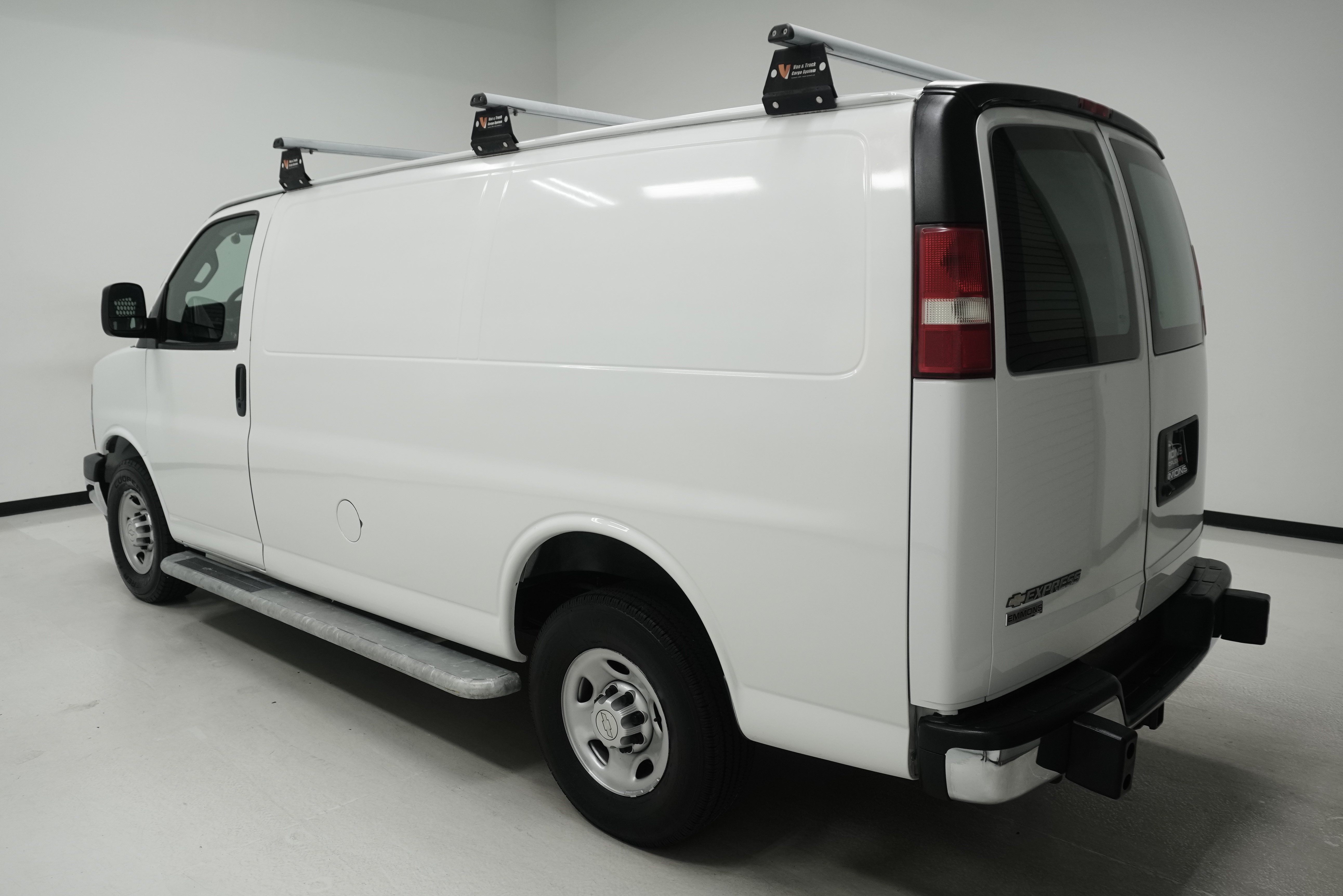 Used 2019 Chevrolet Express 2500 w/ Driver Convenience Package RWD image 4