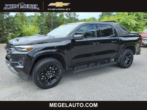 Certified 2025 Chevrolet Colorado Z71 w/ Midnight Edition AWD/4WD image 1