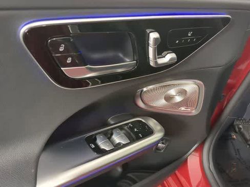 Used 2025 Mercedes-Benz C 300 4MATIC Sedan image 17