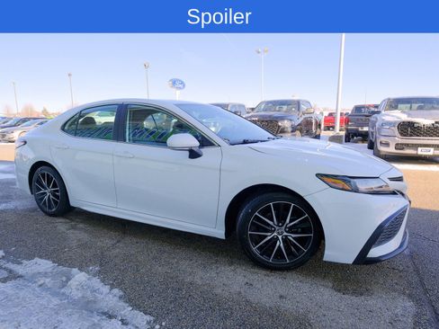 Used 2023 Toyota Camry SE image 12