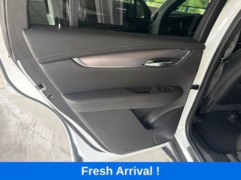 Used 2024 Cadillac XT6 Luxury w/ LPO, Floor Liner Package FWD image 14