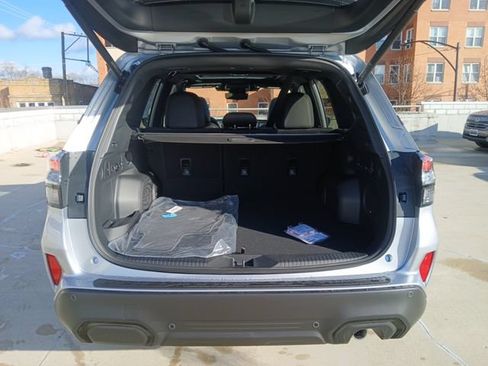 Used 2025 Subaru Forester Touring AWD/4WD image 27