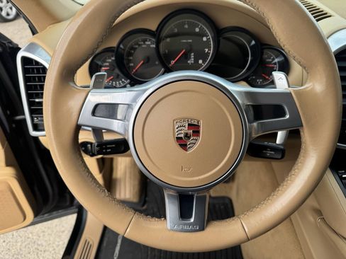 Used 2011 Porsche Cayenne AWD/4WD image 19