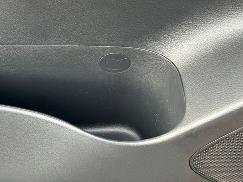 Used 2021 Nissan Rogue S FWD image 21