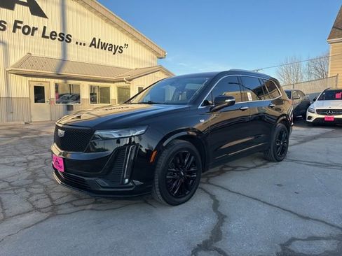 Used 2022 Cadillac XT6 Premium Luxury w/ LPO, Floor Liner Package image 10