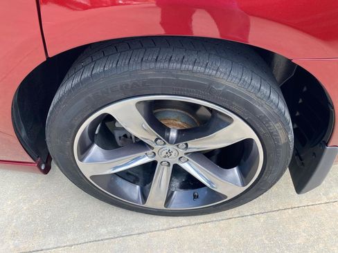 Used 2014 Dodge Charger SXT RWD image 9
