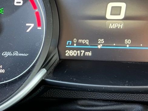 Used 2023 Alfa Romeo Giulia Veloce image 18