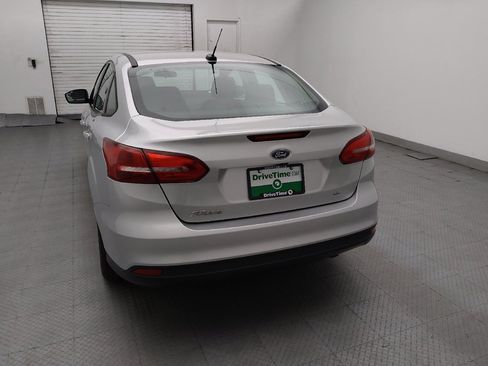 Used 2018 Ford Focus SE FWD image 6