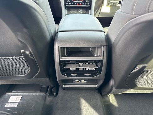 New 2025 Jeep Grand Cherokee Laredo X w/ Trailer Tow Package image 32