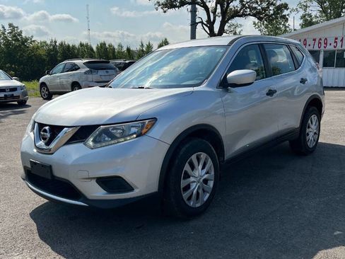 Used 2016 Nissan Rogue S image 2