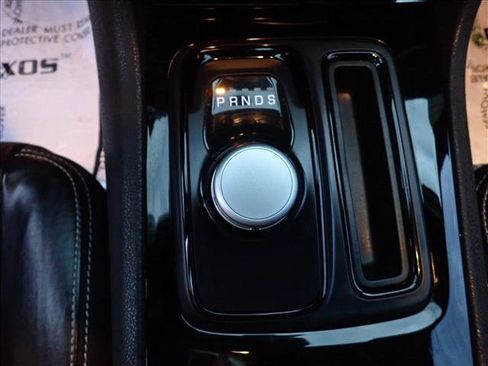 Used 2019 Chrysler 300 S AWD/4WD image 17