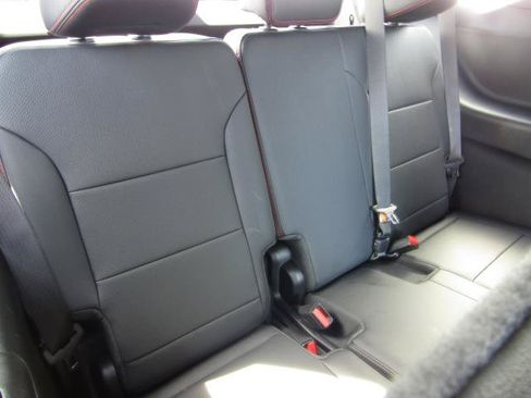 Used 2024 Chevrolet Traverse RS FWD image 5