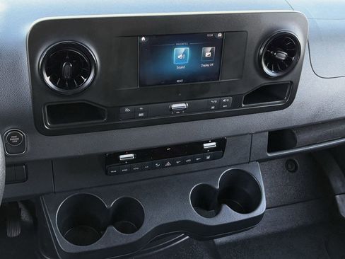 Used 2024 Mercedes-Benz Sprinter 2500 image 20