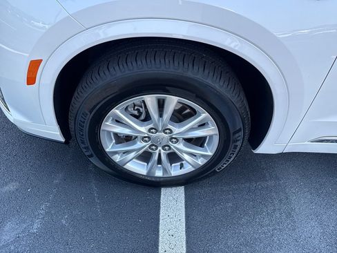 Used 2024 Cadillac XT6 Luxury w/ LPO, Floor Liner Package AWD/4WD image 10