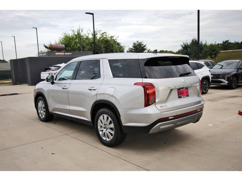 Certified 2025 Hyundai Palisade SEL FWD image 7