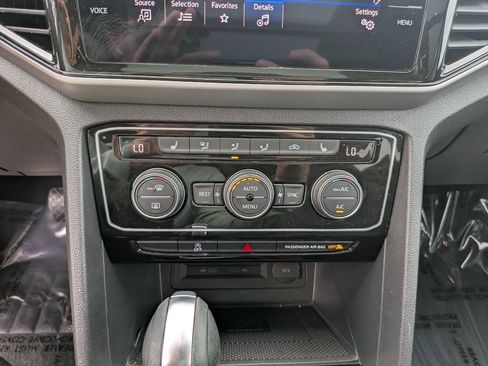 Certified 2023 Volkswagen Atlas SE w/ Panoramic Sunroof Package FWD image 24
