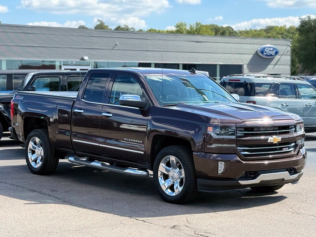 Used 2016 Chevrolet Silverado 1500 LTZ Z71 w/ LTZ Plus Package AWD/4WD image 29