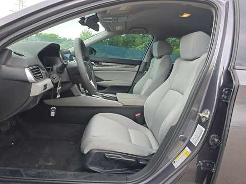 Used 2018 Honda Accord LX image 3
