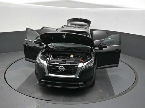 Used 2025 Nissan Pathfinder SV AWD/4WD image 27