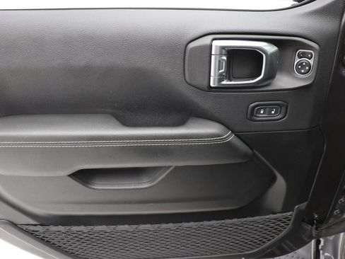 Used 2023 Jeep Wrangler Sahara w/ Cold Weather Group image 15