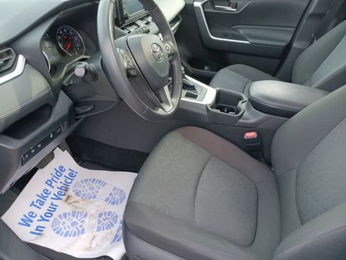 Used 2022 Toyota RAV4 XLE w/ Convenience Package image 18