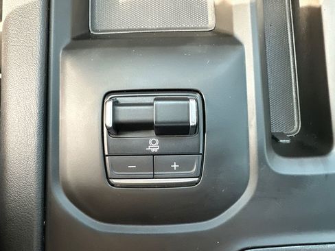 Used 2024 GMC Sierra 2500 Denali w/ Denali Reserve Package image 31