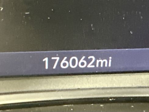 Used 2021 Chevrolet Equinox LT image 19