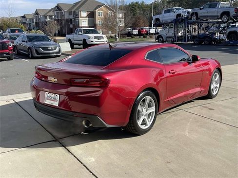 Used 2018 Chevrolet Camaro LT w/ Technology Package image 6