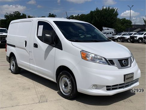 Used 2020 Nissan NV200 S FWD image 3