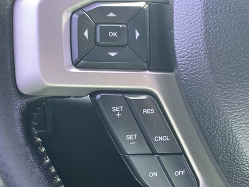 Used 2019 Ford F250 Lariat w/ Chrome Package image 22