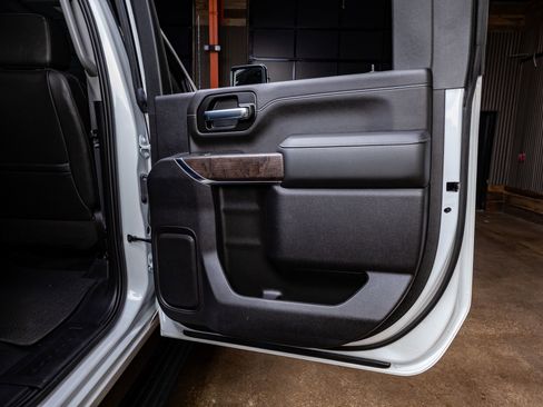 Used 2023 GMC Sierra 3500 Denali w/ Denali Ultimate Package image 39