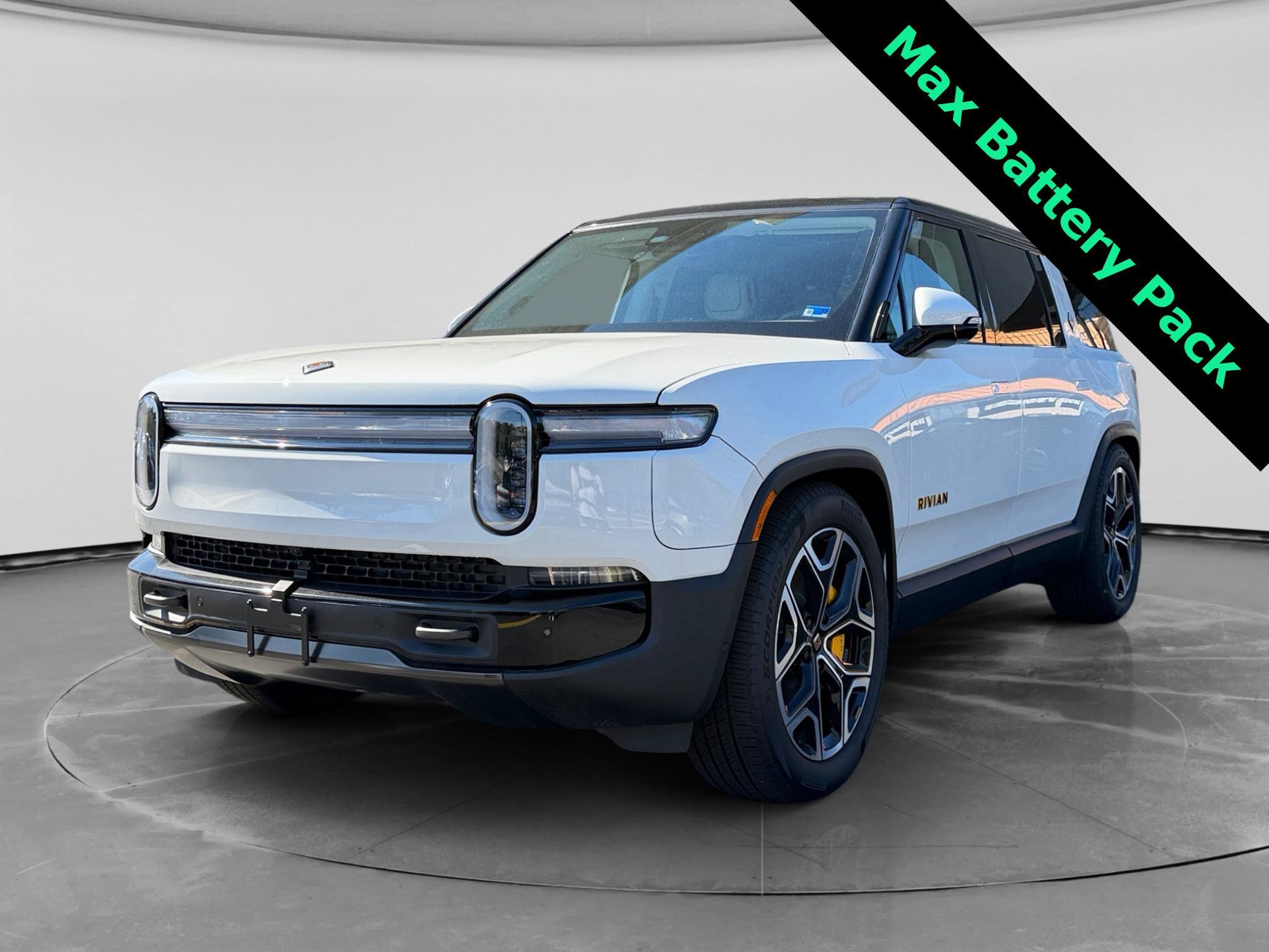 Used 2026 Rivian R1S Premium Tri AWD/4WD image 1