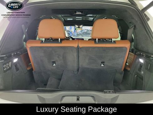 Used 2021 BMW X7 M50i image 16