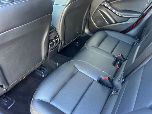 Used 2019 Mercedes-Benz GLA 250 4MATIC image 12