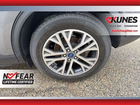 Used 2022 Ford Escape SEL image 18