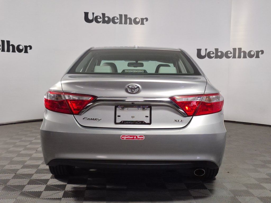 Used 2015 Toyota Camry XLE w/ Moonroof Package FWD image 6